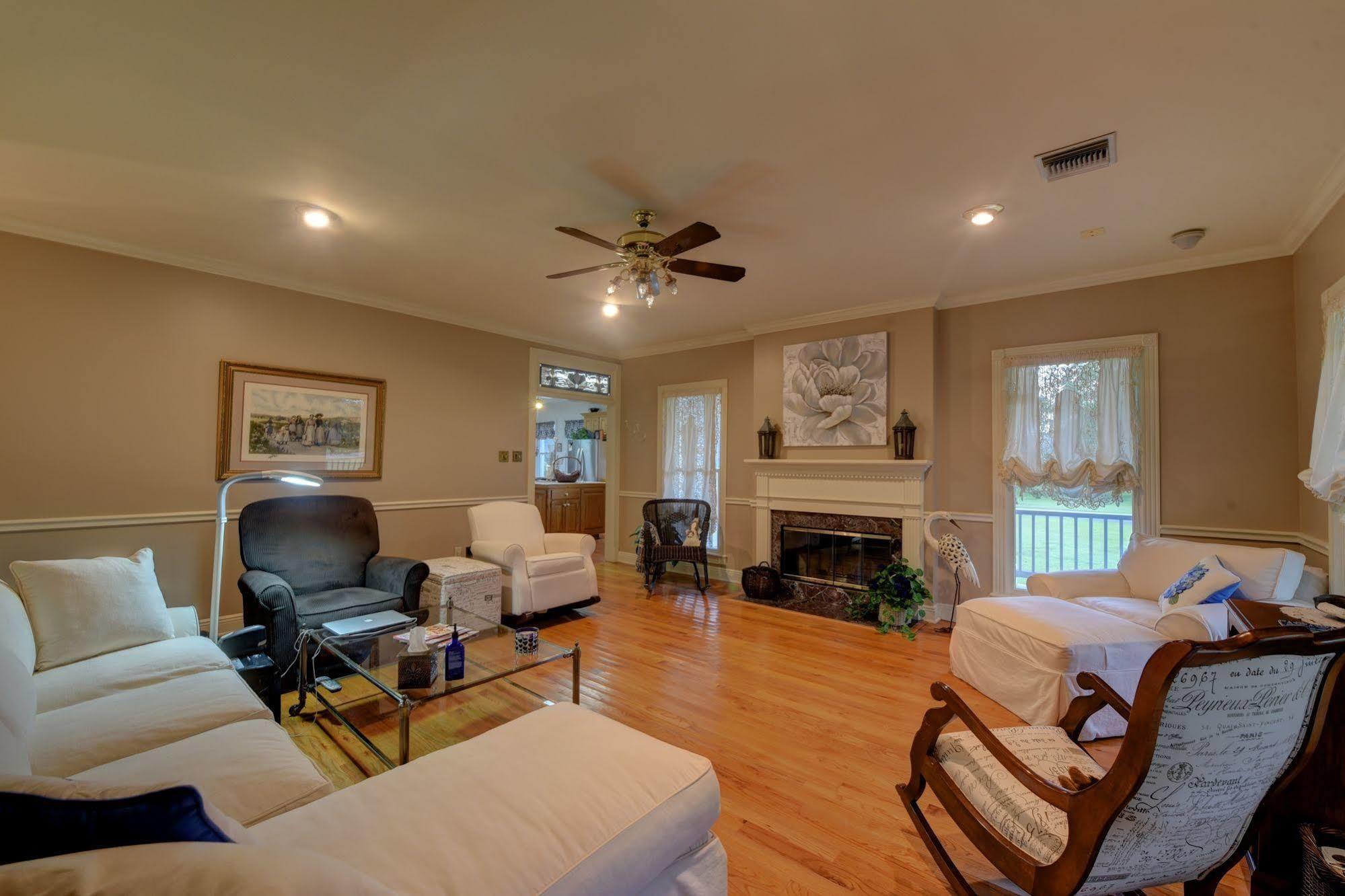 A Chateau On The Bayou Bed & Breakfast Raceland Exterior photo